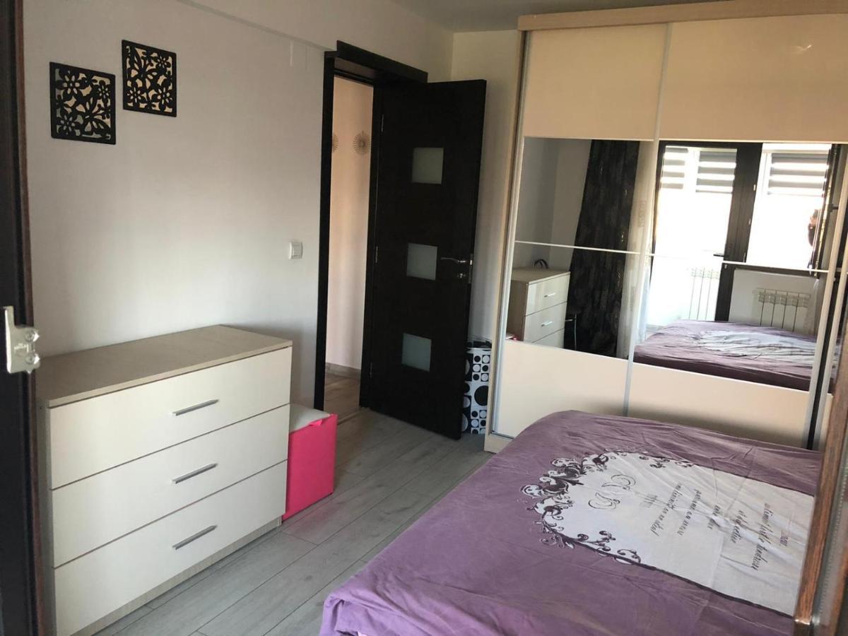 Apartament Modern Targoviste In Regim Hotelier Екстериор снимка
