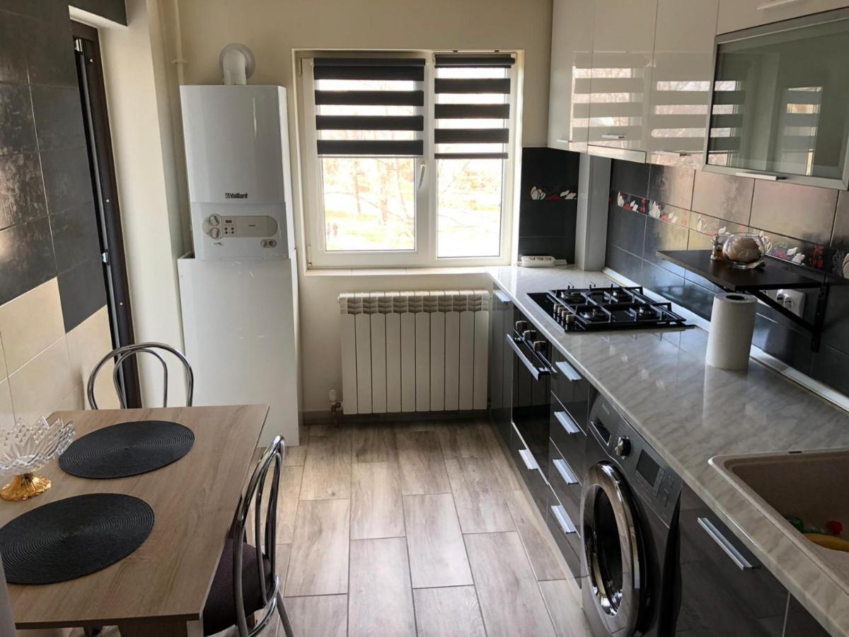 Apartament Modern Targoviste In Regim Hotelier Екстериор снимка